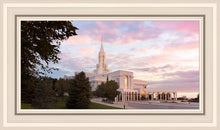 Load image into Gallery viewer, Bountiful Pastel Light
