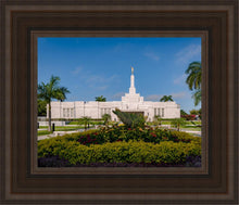 Load image into Gallery viewer, Mérida Mexico Garden Peace
