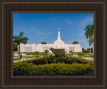 Load image into Gallery viewer, Mérida Mexico Garden Peace
