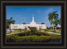 Load image into Gallery viewer, Mérida Mexico Garden Peace

