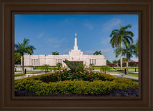 Load image into Gallery viewer, Mérida Mexico Garden Peace
