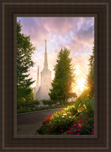Load image into Gallery viewer, Portland Garden Circle
