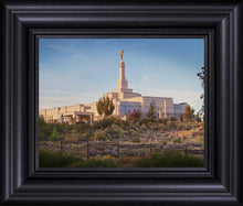 Load image into Gallery viewer, Reno Temple With Fence
