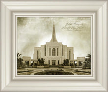 Load image into Gallery viewer, Gilbert Temple Vintage
