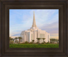 Load image into Gallery viewer, Gilbert 02

