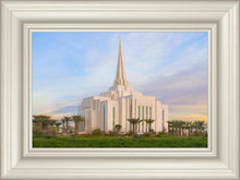 Load image into Gallery viewer, Gilbert 02
