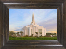 Load image into Gallery viewer, Gilbert 02
