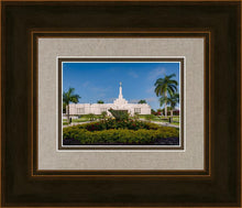 Load image into Gallery viewer, Mérida Mexico Garden Peace
