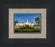 Load image into Gallery viewer, Mérida Mexico Garden Peace
