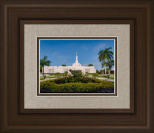 Load image into Gallery viewer, Mérida Mexico Garden Peace

