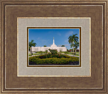 Load image into Gallery viewer, Mérida Mexico Garden Peace
