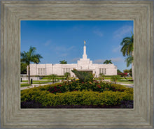 Load image into Gallery viewer, Mérida Mexico Garden Peace
