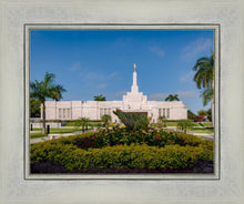 Load image into Gallery viewer, Mérida Mexico Garden Peace
