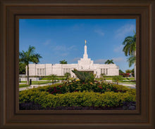 Load image into Gallery viewer, Mérida Mexico Garden Peace
