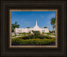 Load image into Gallery viewer, Mérida Mexico Garden Peace
