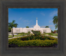 Load image into Gallery viewer, Mérida Mexico Garden Peace
