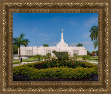 Load image into Gallery viewer, Mérida Mexico Garden Peace
