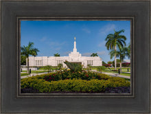 Load image into Gallery viewer, Mérida Mexico Garden Peace
