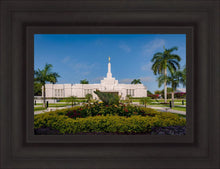 Load image into Gallery viewer, Mérida Mexico Garden Peace
