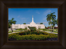 Load image into Gallery viewer, Mérida Mexico Garden Peace
