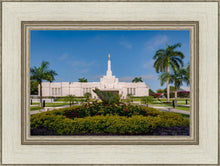 Load image into Gallery viewer, Mérida Mexico Garden Peace
