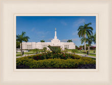 Load image into Gallery viewer, Mérida Mexico Garden Peace

