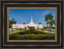 Load image into Gallery viewer, Mérida Mexico Garden Peace
