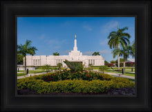Load image into Gallery viewer, Mérida Mexico Garden Peace
