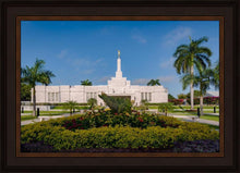 Load image into Gallery viewer, Mérida Mexico Garden Peace
