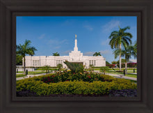 Load image into Gallery viewer, Mérida Mexico Garden Peace
