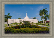 Load image into Gallery viewer, Mérida Mexico Garden Peace
