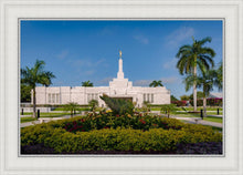 Load image into Gallery viewer, Mérida Mexico Garden Peace
