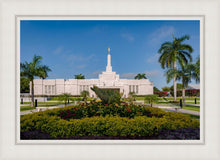 Load image into Gallery viewer, Mérida Mexico Garden Peace
