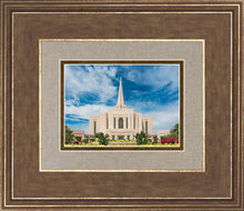 Load image into Gallery viewer, Gilbert Summer Joy
