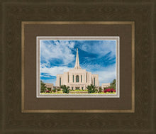 Load image into Gallery viewer, Gilbert Summer Joy
