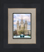 Load image into Gallery viewer, Salt Lake Temple Spring Fountain
