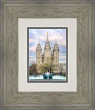 Load image into Gallery viewer, Salt Lake Temple Spring Fountain

