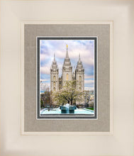 Load image into Gallery viewer, Salt Lake Temple Spring Fountain
