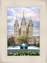 Load image into Gallery viewer, Salt Lake Temple Spring Fountain
